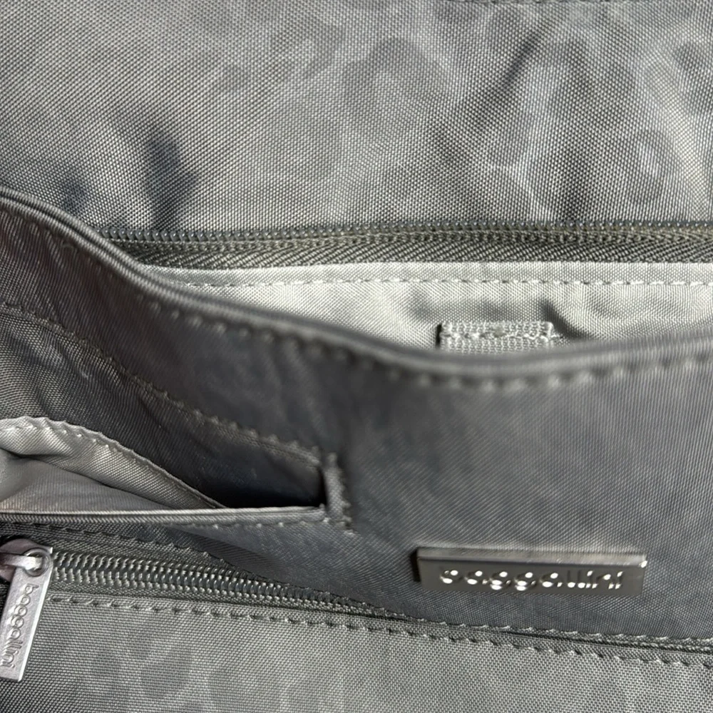 Baggallini Bucket Bagg (Charcoal) crossbody NWOT bag - Picture 6 of 9